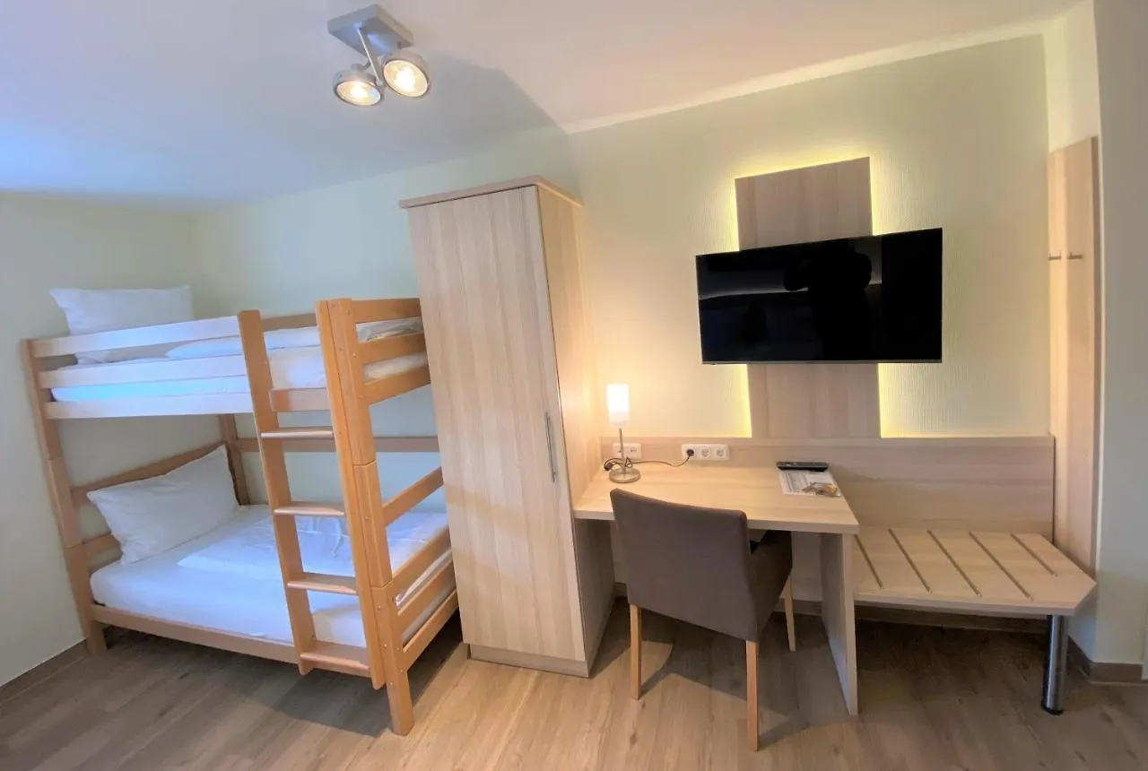 Hotel Am Wiesenweg L 24H Check-In Hausen  Germany